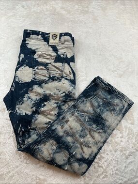 Encrypted Size 42 Men’s Slim Straight Jeans Distressed Zippers Acid Washed